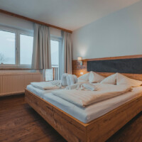 Appartement 3 Zimmer Schlafzimmer Bett Sessel